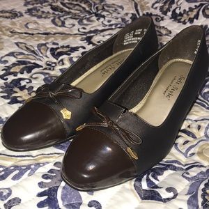 Soft Style by Hush Puppies 7.5 NWOB